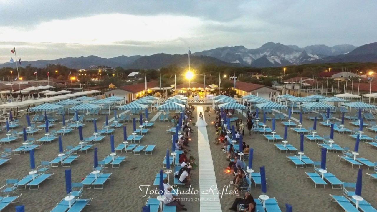Brezza Marina Bed & Breakfast Marina Di Carrara Exterior photo