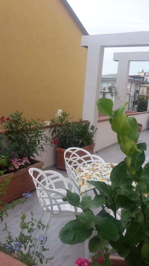 Brezza Marina Bed & Breakfast Marina Di Carrara Exterior photo